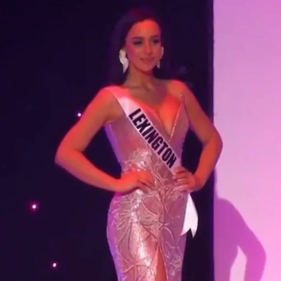 Juan Carlos Pinera Couture Gown - Picture 3 of 7